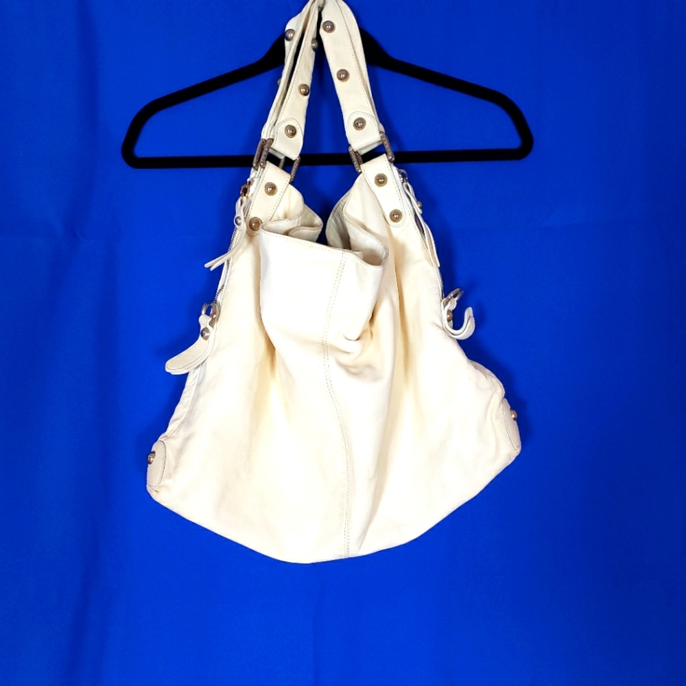 Stuart Weitzman Buttery Soft Leather Purse. Only worn 2 times